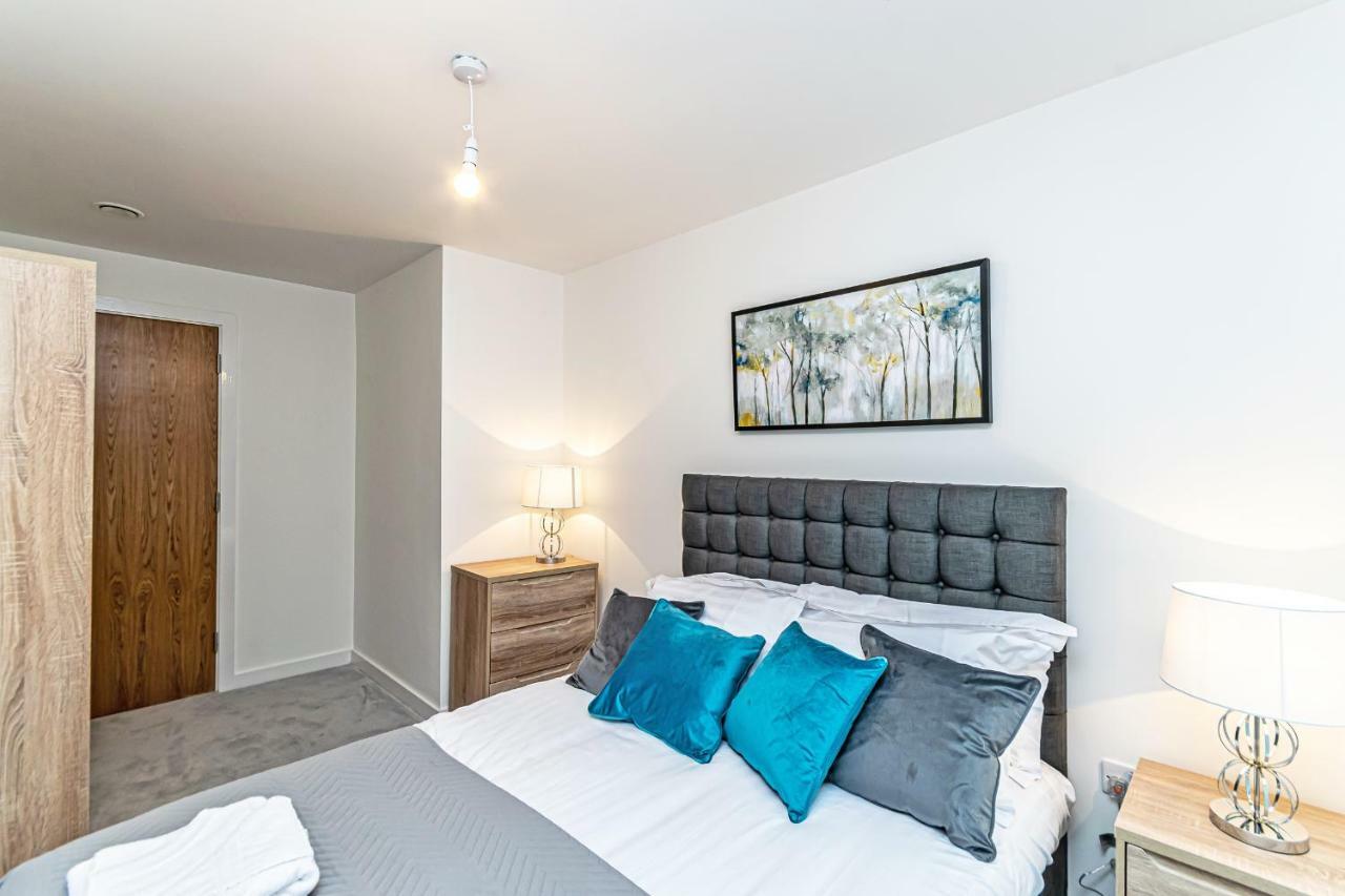Halo House Apartments Манчестър Екстериор снимка