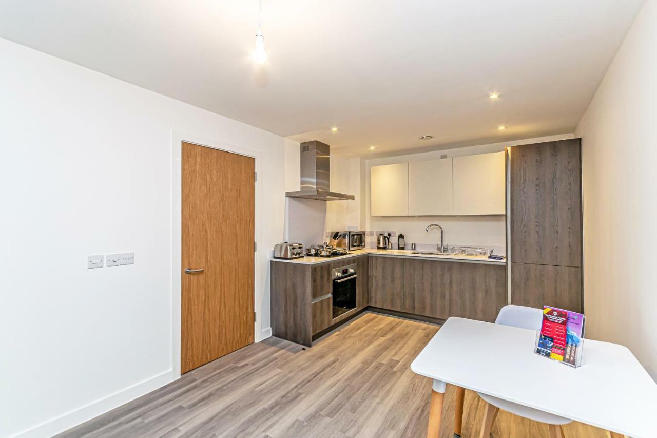 Halo House Apartments Манчестър Екстериор снимка