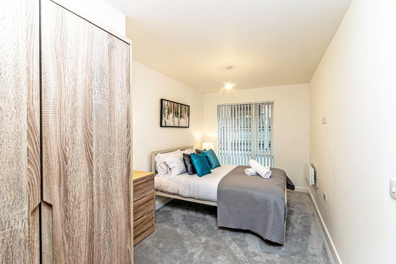 Halo House Apartments Манчестър Екстериор снимка
