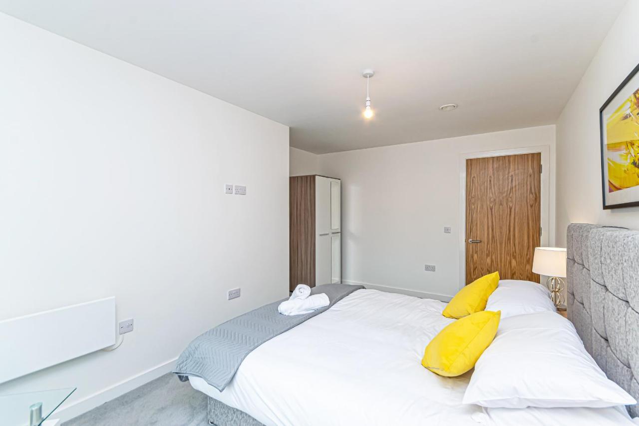 Halo House Apartments Манчестър Екстериор снимка